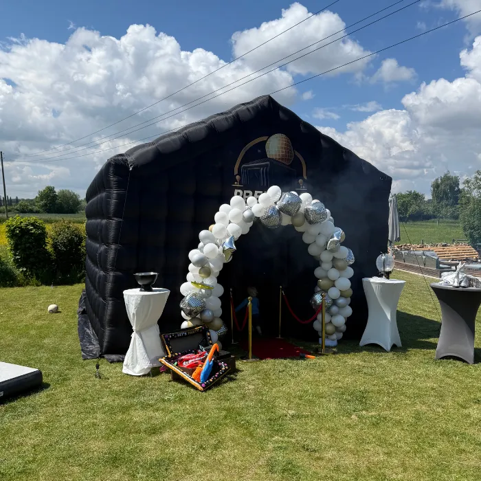 opblaasbare partytent of disco tent huren