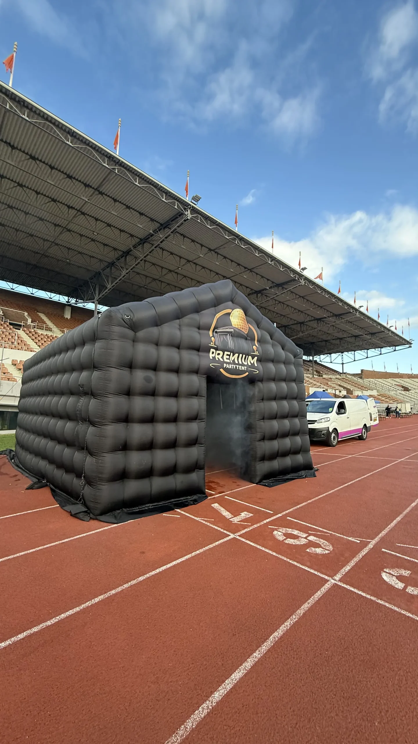 Opblaasbare discotent bij Olympisch Stadion Amsterdam